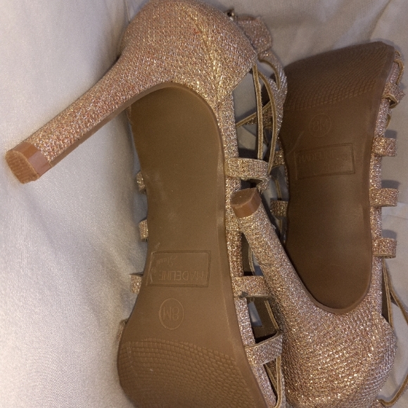 Madeline Stuart High Heel Open Toe Cutout Gold Sz 8 Rhinestones preowned. - Picture 5 of 6